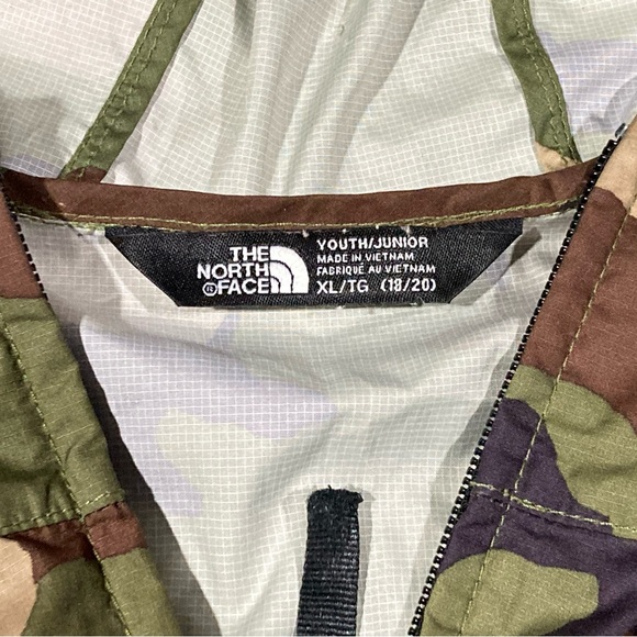 The North Face Camouflage Windbreaker Jacket Camo - Picture 3 of 4